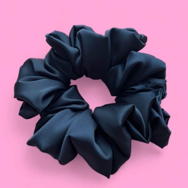 Granatowa gumka do włosów w różnych rozmiarach