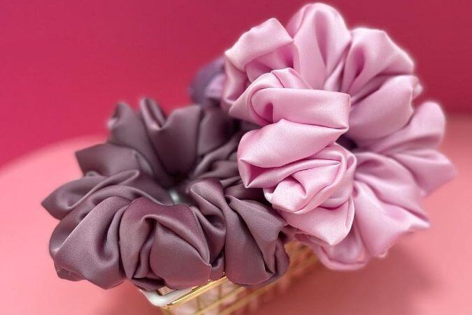 Kolorowe gumki do włosów w różnych rozmiarach