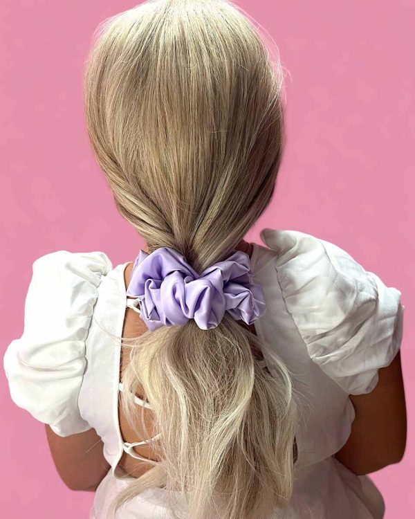 Długie blond włosy